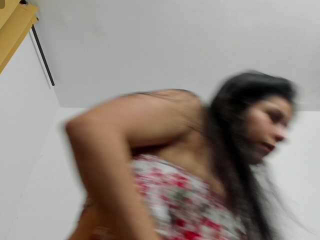 emily118 live cam on BongaCams