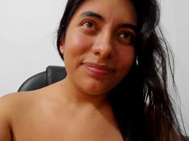 emily118 live cam on BongaCams