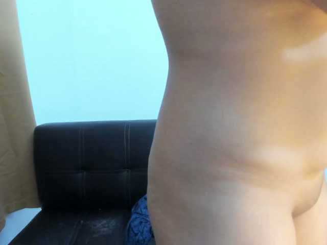 emily118 live cam on BongaCams