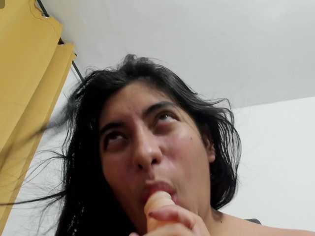 emily118 live cam on BongaCams