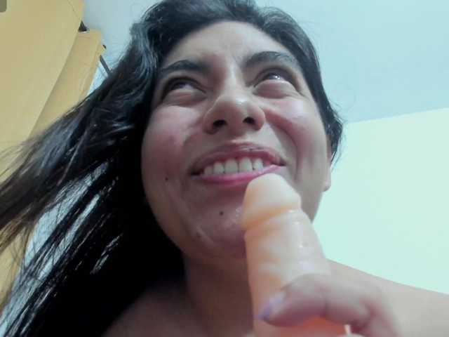 emily118 live cam on BongaCams