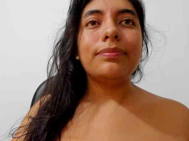 モデル: emily118