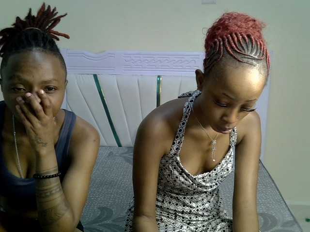 CozyCoupleVibes live cam on BongaCams