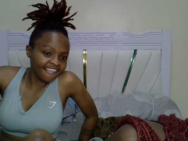 CozyCoupleVibes live cam on BongaCams