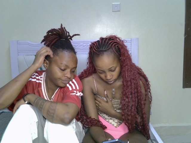 CozyCoupleVibes live cam on BongaCams