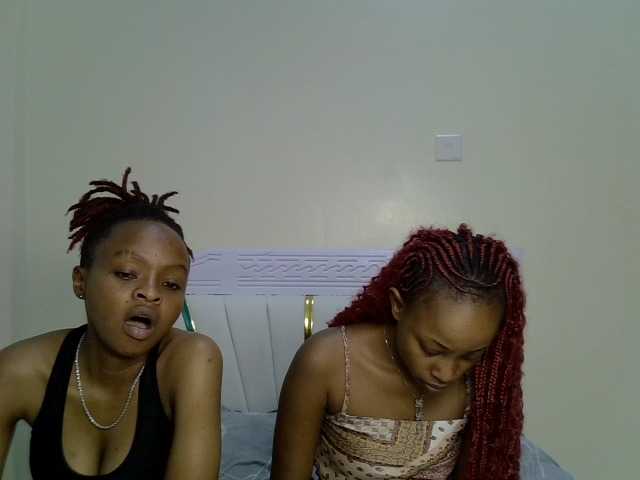 CozyCoupleVibes live cam on BongaCams