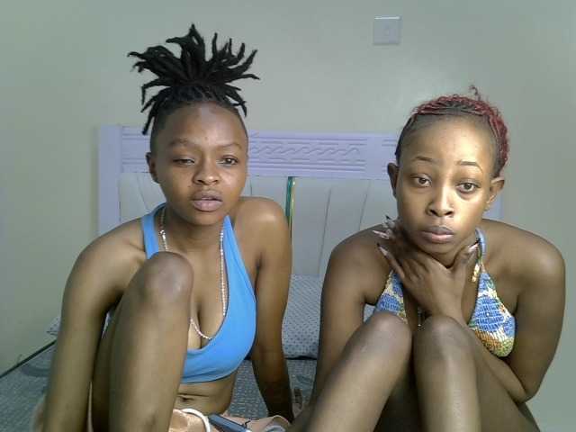 CozyCoupleVibes live cam on BongaCams