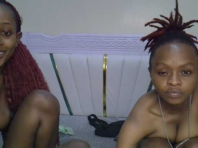 CozyCoupleVibes live cam on BongaCams