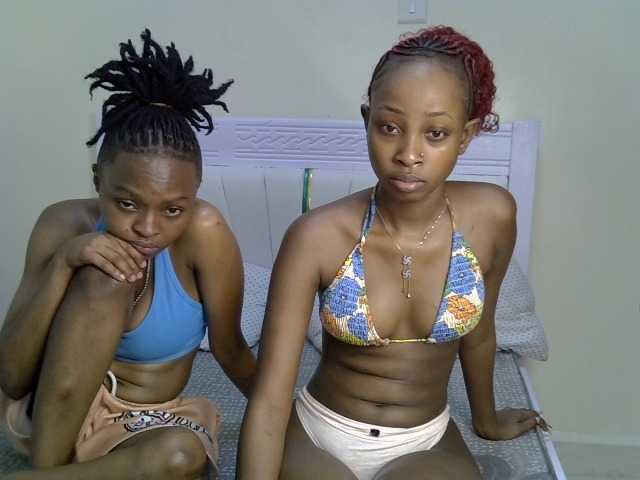 CozyCoupleVibes live cam on BongaCams