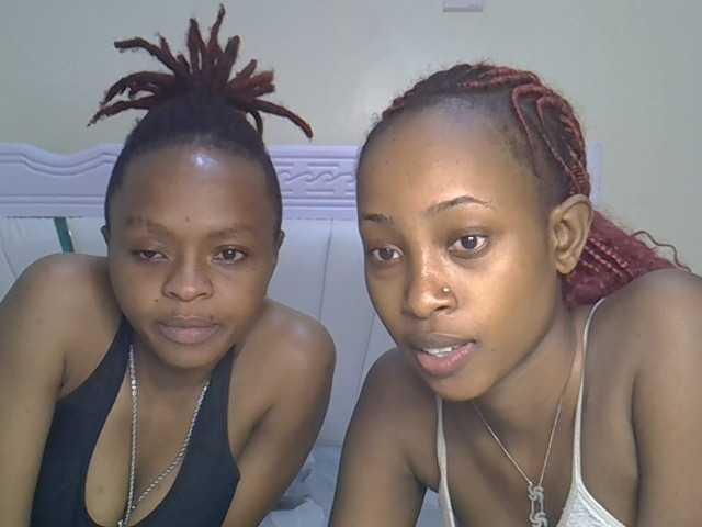CozyCoupleVibes live cam on BongaCams