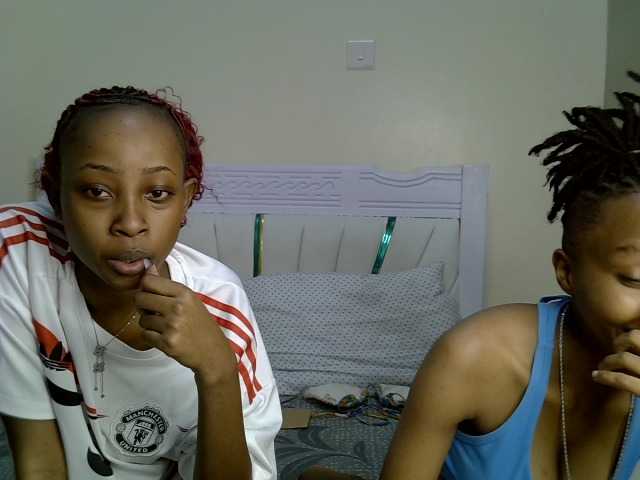 CozyCoupleVibes live cam on BongaCams