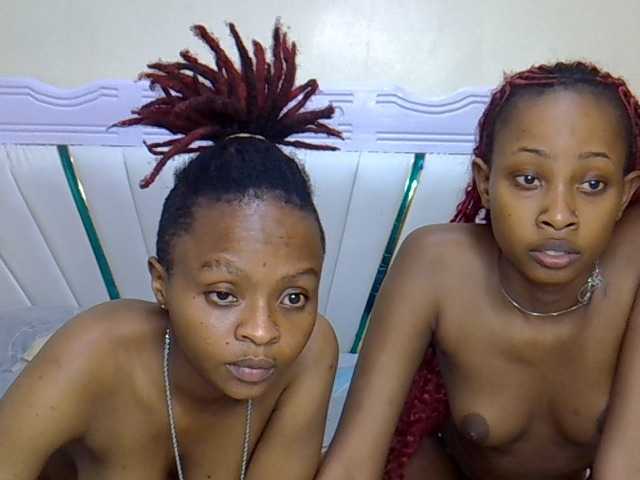 CozyCoupleVibes live cam on BongaCams