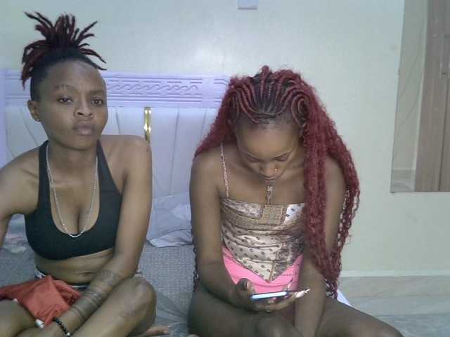 CozyCoupleVibes live cam on BongaCams