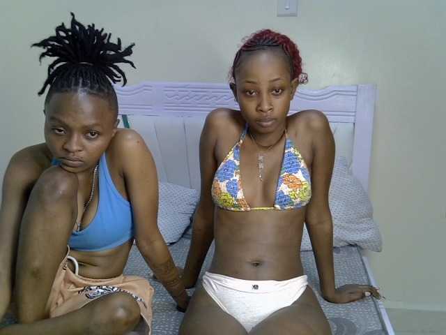 CozyCoupleVibes live cam on BongaCams