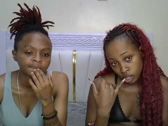 CozyCoupleVibes live cam on BongaCams