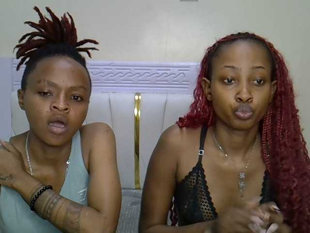 CozyCoupleVibes live cam on BongaCams
