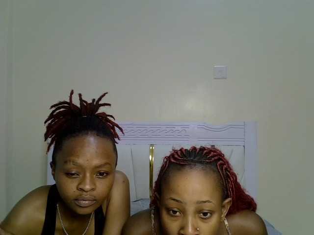 CozyCoupleVibes live cam on BongaCams