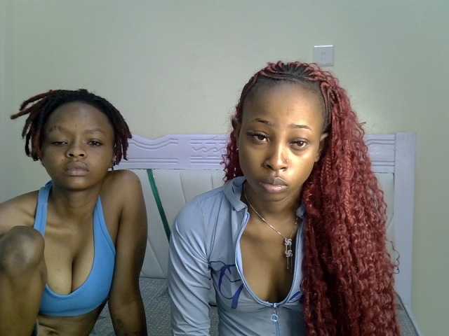 CozyCoupleVibes live cam on BongaCams
