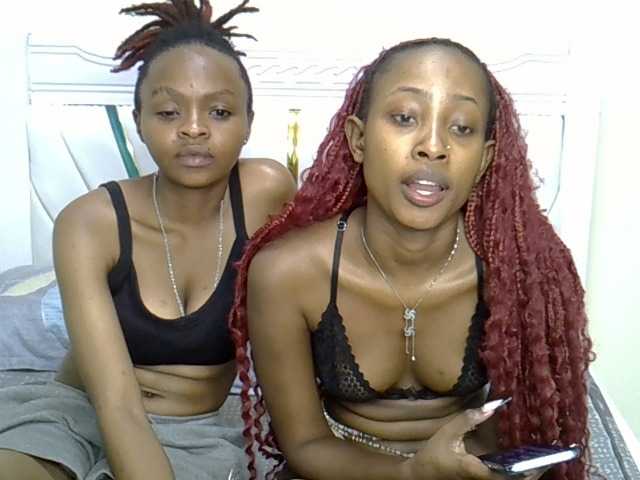 CozyCoupleVibes live cam on BongaCams