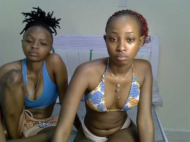 CozyCoupleVibes live cam on BongaCams