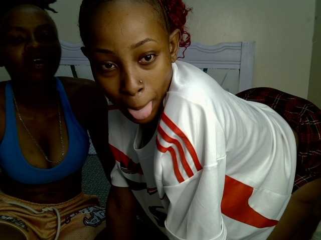 CozyCoupleVibes live cam on BongaCams