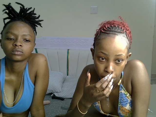 CozyCoupleVibes live cam on BongaCams