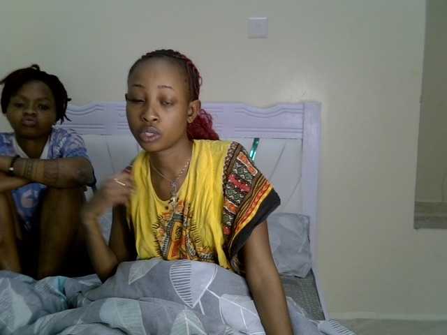 CozyCoupleVibes live cam on BongaCams