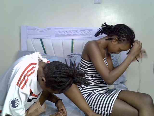 CozyCoupleVibes webcam