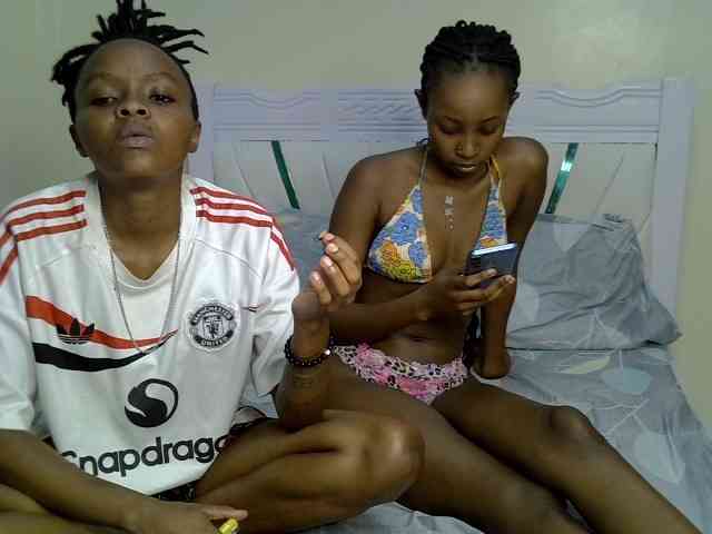 CozyCoupleVibes webcam