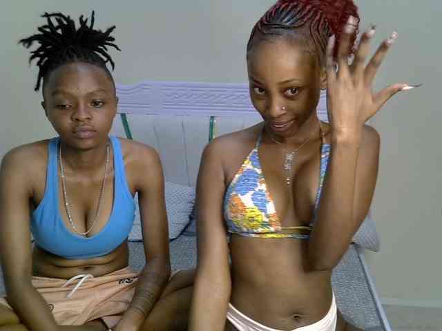 CozyCoupleVibes webcam