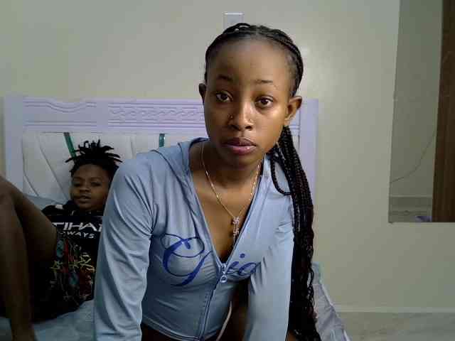 Model: CozyCoupleVibes