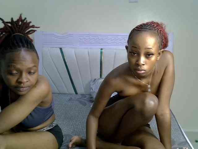 CozyCoupleVibes webcam