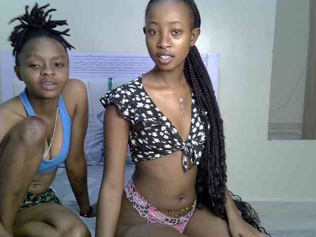CozyCoupleVibes webcam