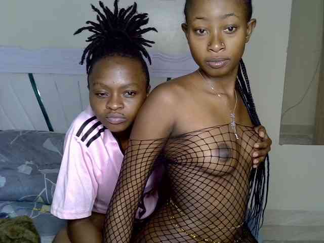 CozyCoupleVibes webcam