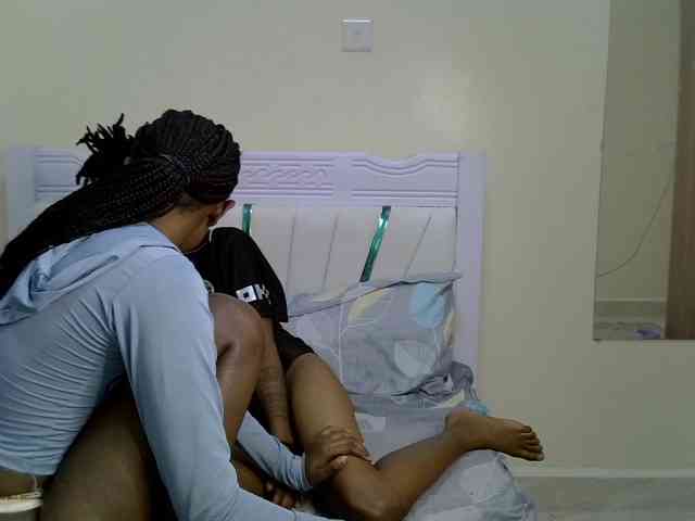 CozyCoupleVibes webcam