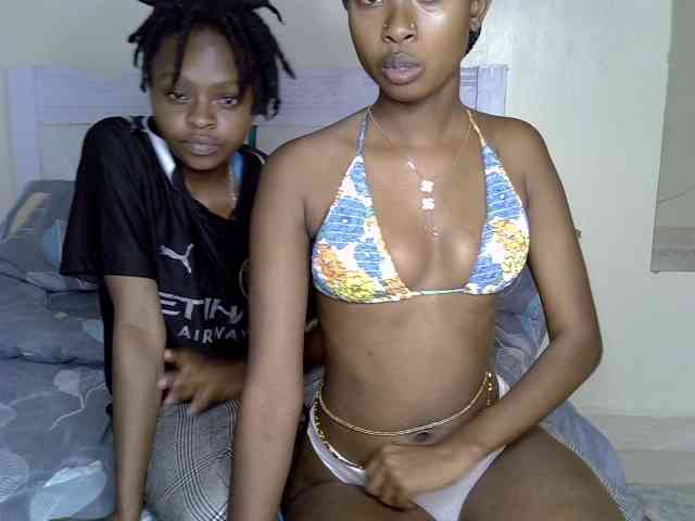 CozyCoupleVibes webcam