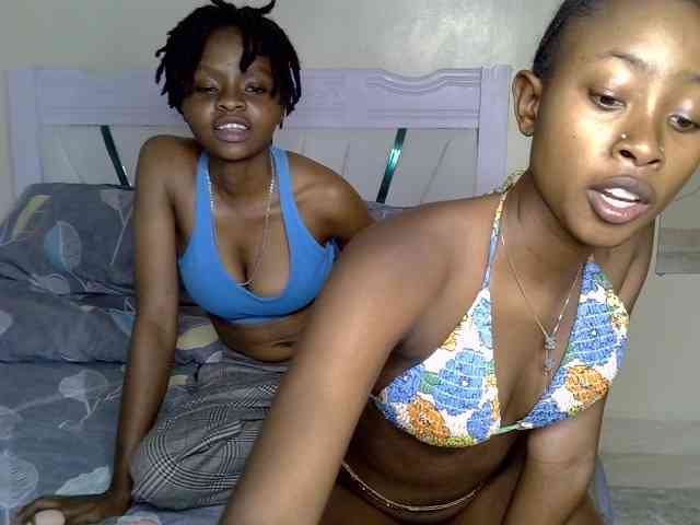 CozyCoupleVibes webcam