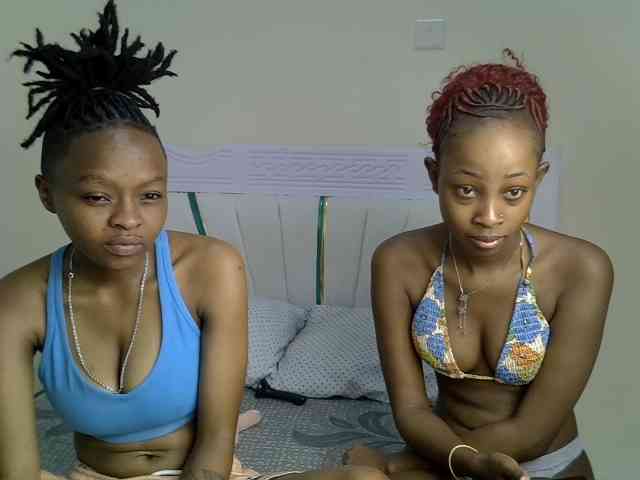 CozyCoupleVibes webcam