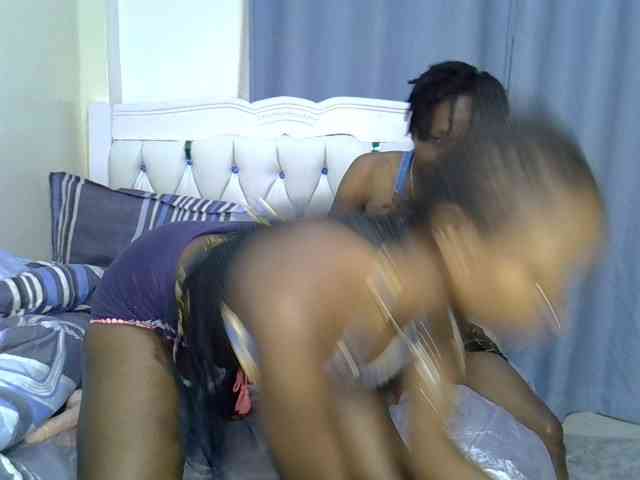 CozyCoupleVibes webcam