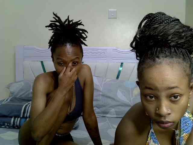 CozyCoupleVibes webcam