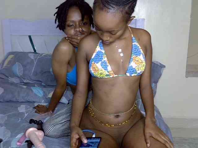 CozyCoupleVibes webcam