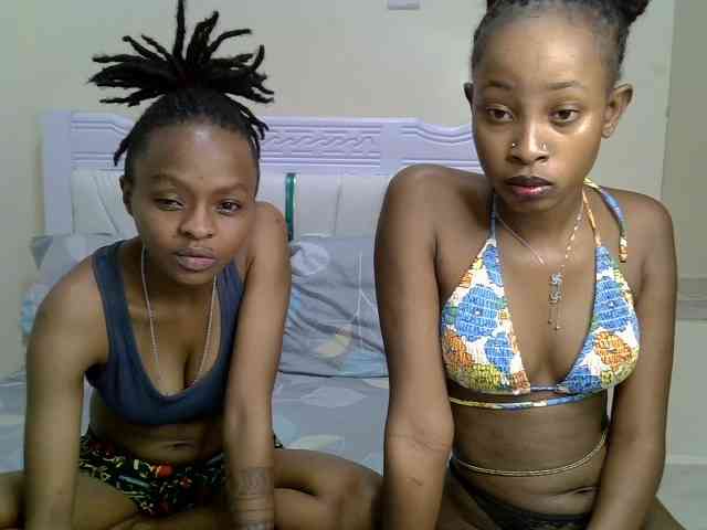 CozyCoupleVibes webcam