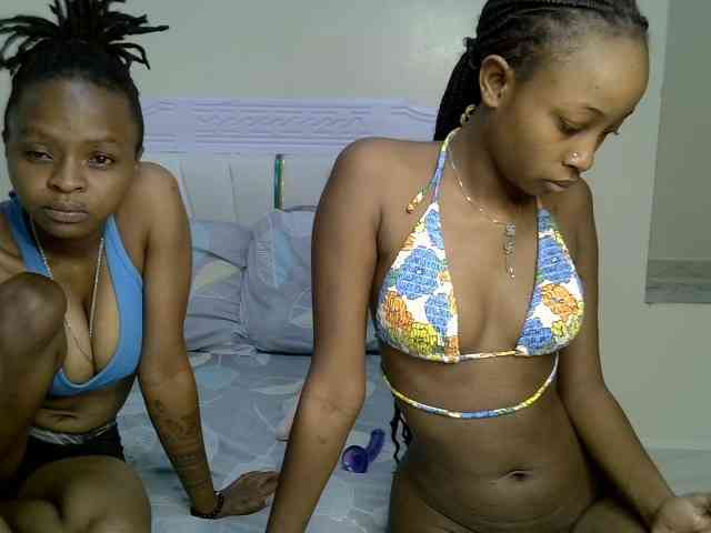 CozyCoupleVibes webcam