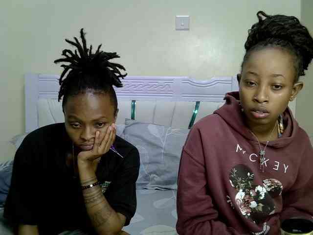CozyCoupleVibes webcam