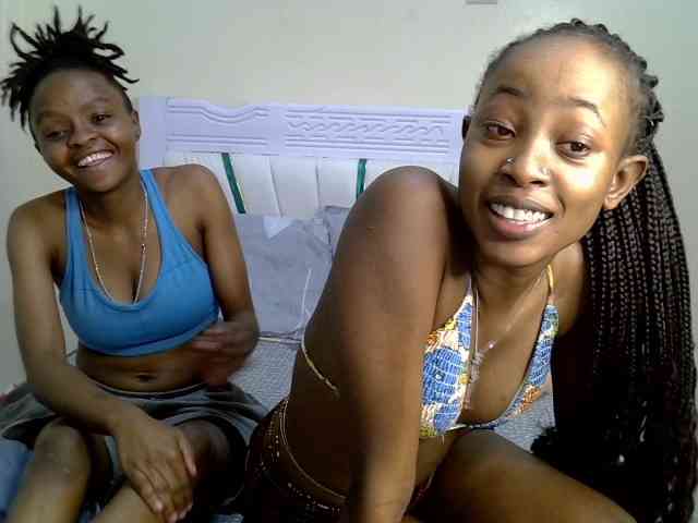 CozyCoupleVibes webcam