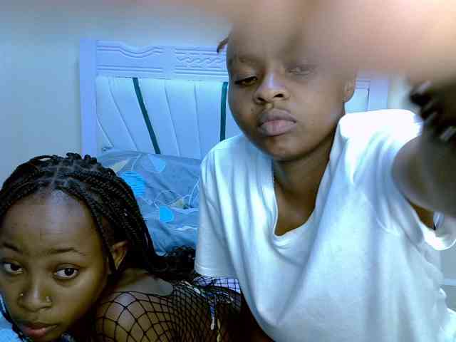 CozyCoupleVibes webcam