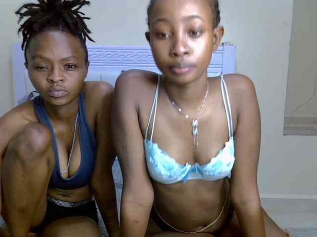 CozyCoupleVibes webcam