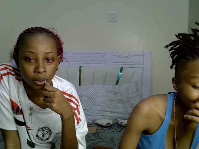 CozyCoupleVibes webcam