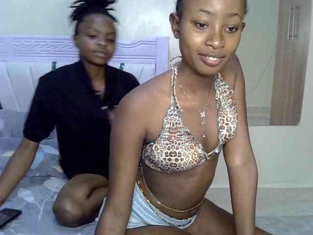 CozyCoupleVibes webcam