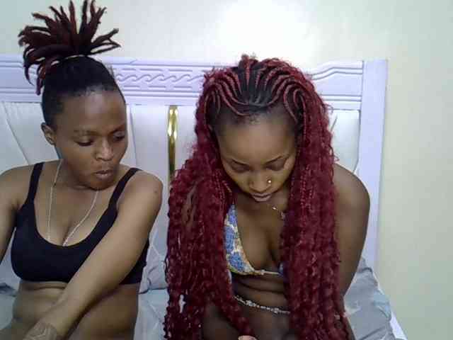 CozyCoupleVibes webcam